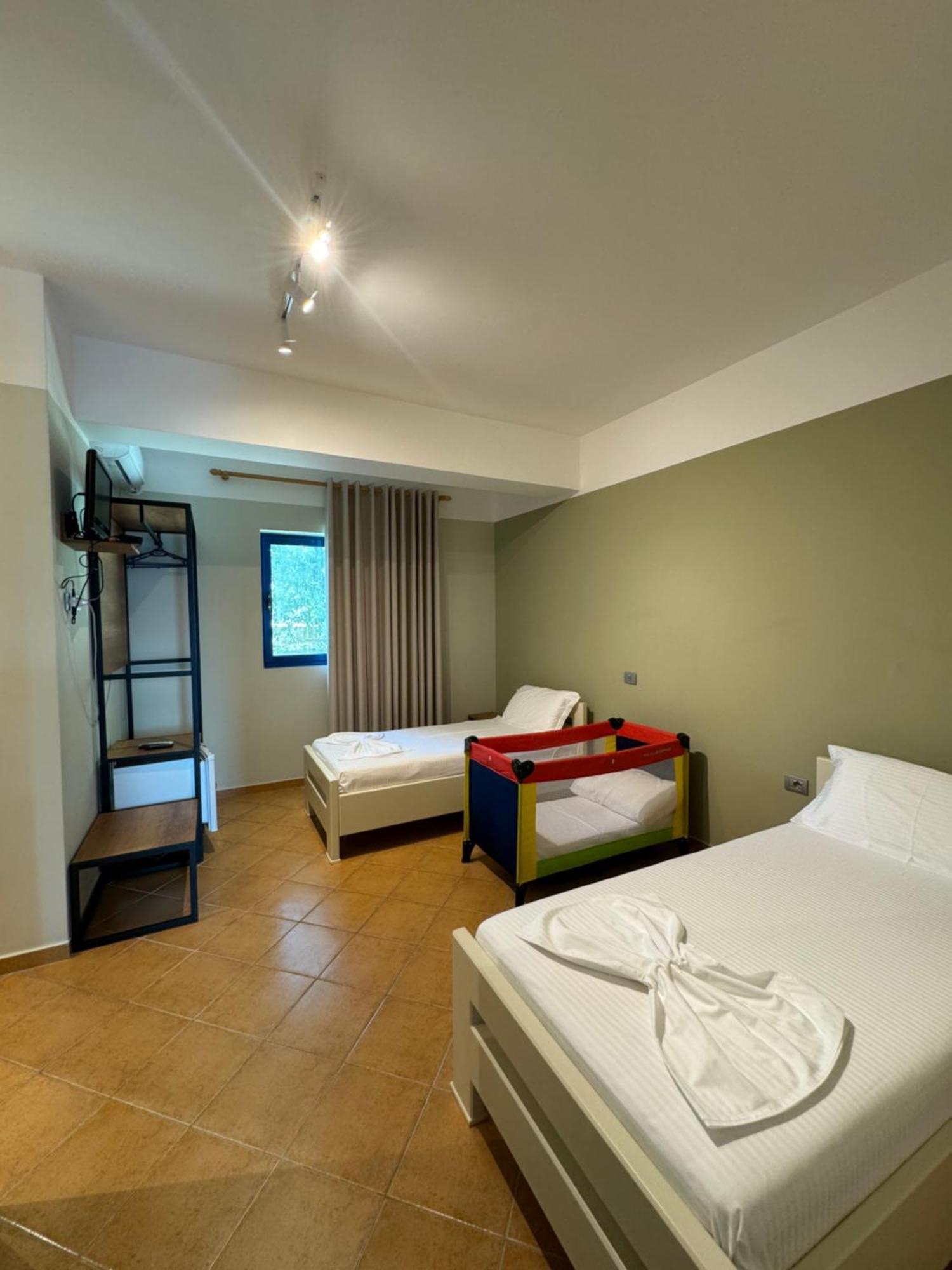 Hotel Cekodhima Radhimë Exteriér fotografie